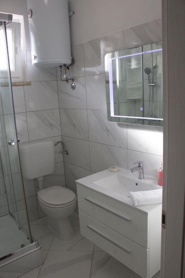 Apartmani Bauk Pucisca Esterno foto
