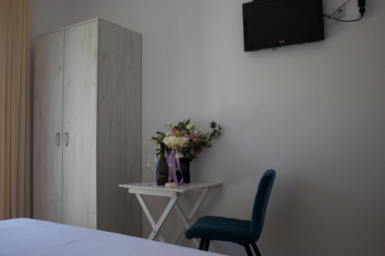 Apartmani Bauk Pucisca Esterno foto