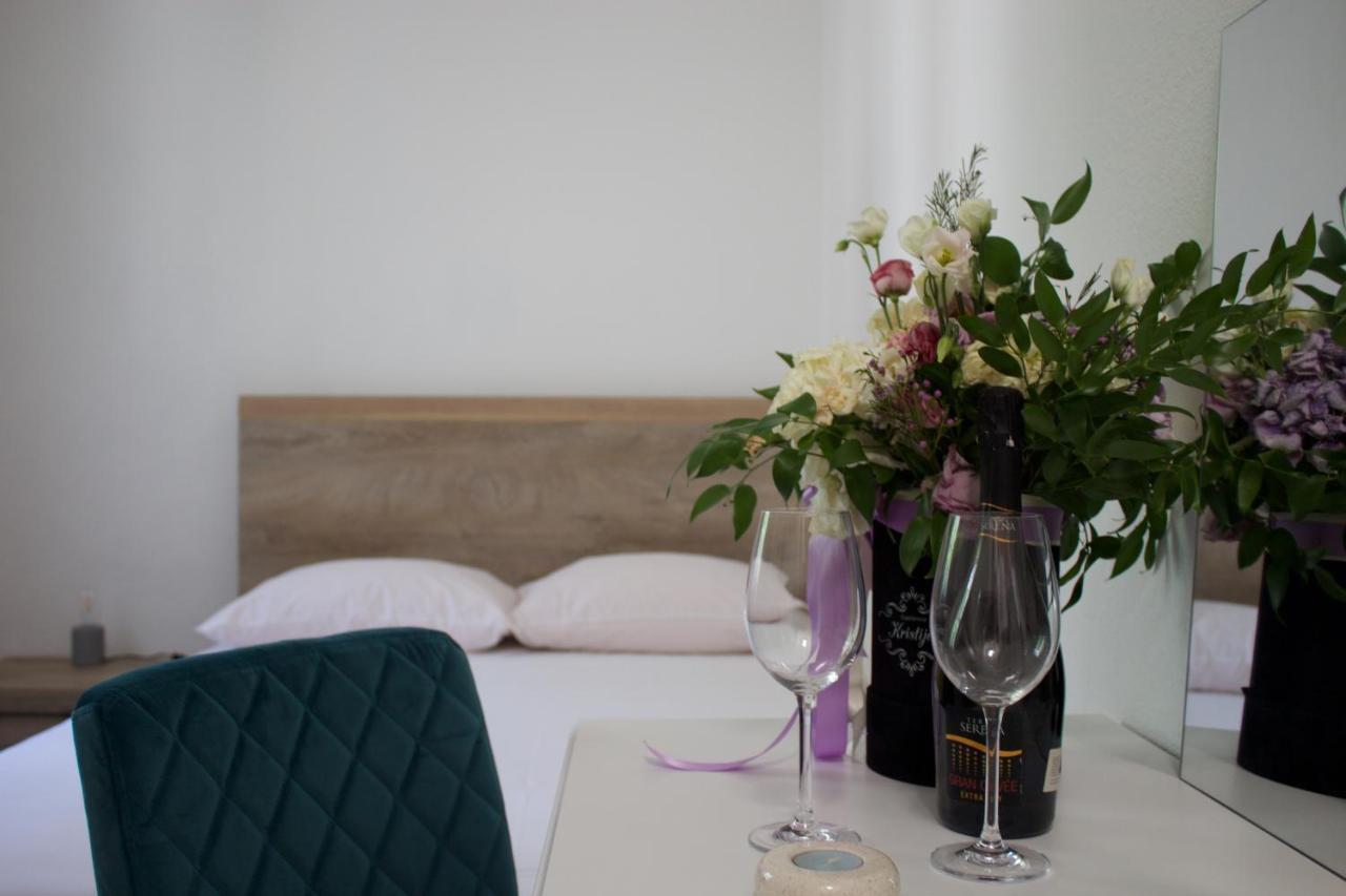 Apartmani Bauk Pucisca Esterno foto