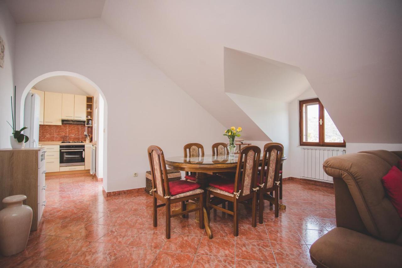 Apartmani Bauk Pucisca Esterno foto